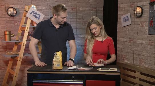 Adam a Lucie z pořadu Kutil Adam ukážou další vychytávku do kuchyně.