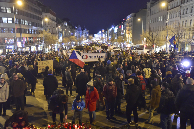 Demonstrace na Václavském náměstí v Praze.