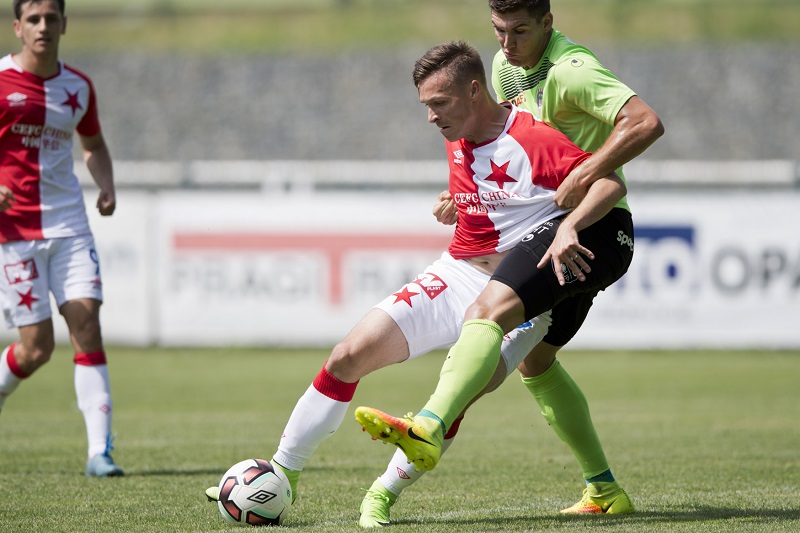 Tomáš Egert podepsal smlouvu s Burtonem Albion.