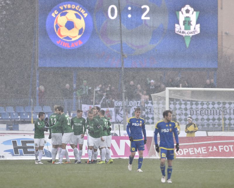 Jablonec rozstřílel Jihlavu, Dukla veze výhru z Ostravy.