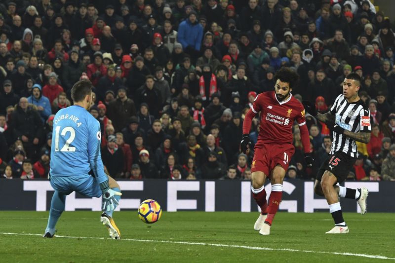 Mohamed Salah v šanci proti Newcastlu.