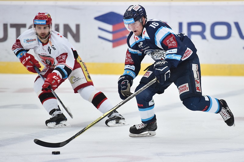 Marek Kvapil ve třetím čtvrtfinále dotáhl Liberec k vítězství.