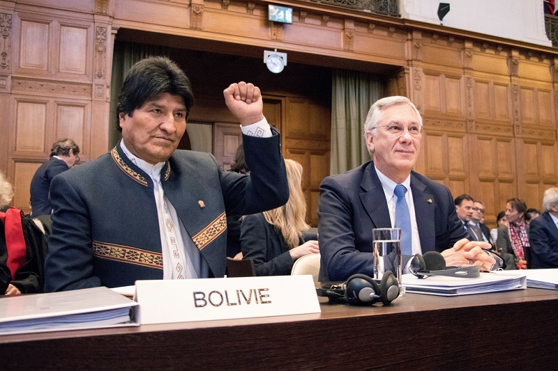Vlevo bolívijský prezident Evo Morales.
