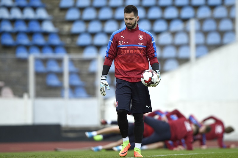 Fotbalisté na druhý pokus odletěli do Číny, Tomáš Koubek je šťastný, že byla závada odhalena včas.