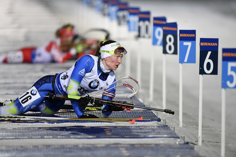 Darja Domračevová vyhrála závěrečný sprint v Ťumeni, Kuzminová získala malý glóbus.