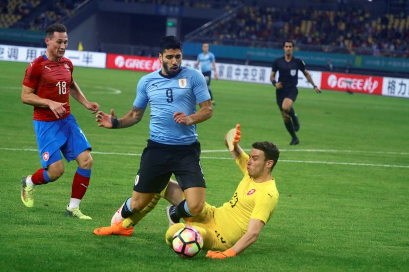 Pavlenka fauloval Suaréze, ten ho vzápětí překonal z penalty. 