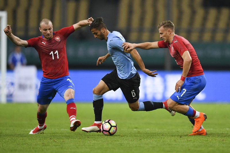 Po zápase s Uruguayí vstřebávali čeští fotbalisté únavu.