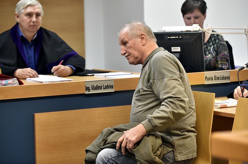 Zdeněk Kopl z Vizovic u soudu.