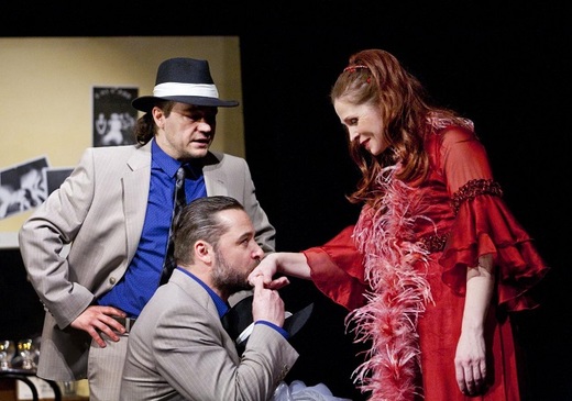 Ladislav Špiner, Tomáš Lněnička a Petra Janečková ve hře Kiss me, Kate.