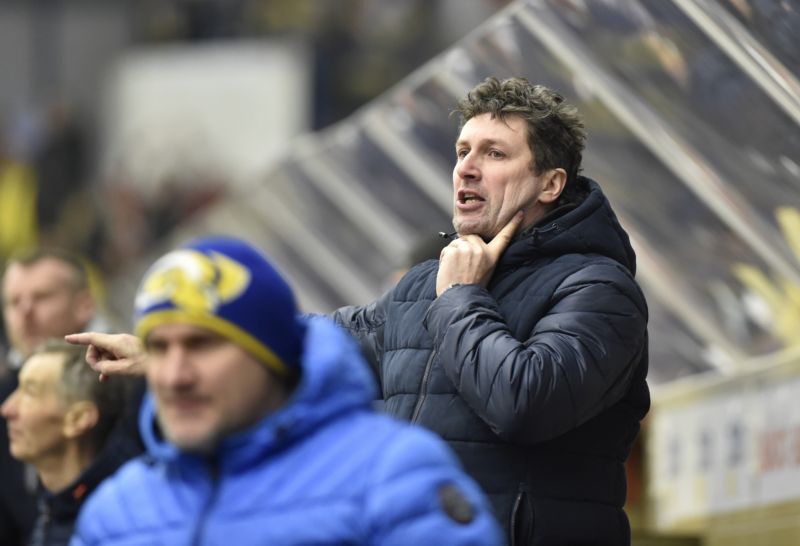 Robert Svoboda bude pokračovat jako hlavní kouč zlínských hokejistů.