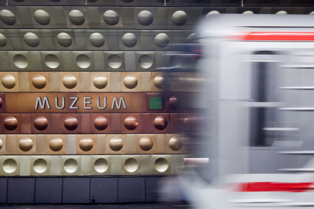 Výluka v metru. Nejede čási linky C, Dejvická bude zavřená