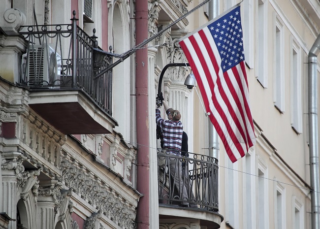 Rusko může v USA akreditovat nové diplomaty výměnou za vypovězené. Rusko může v USA akreditovat nové diplomaty výměnou za vypovězené.