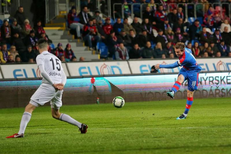 Fotbalisté Plzně na jaře v lize doma ještě nevyhráli. Fotbalisté Plzně na jaře v lize doma ještě nevyhráli.