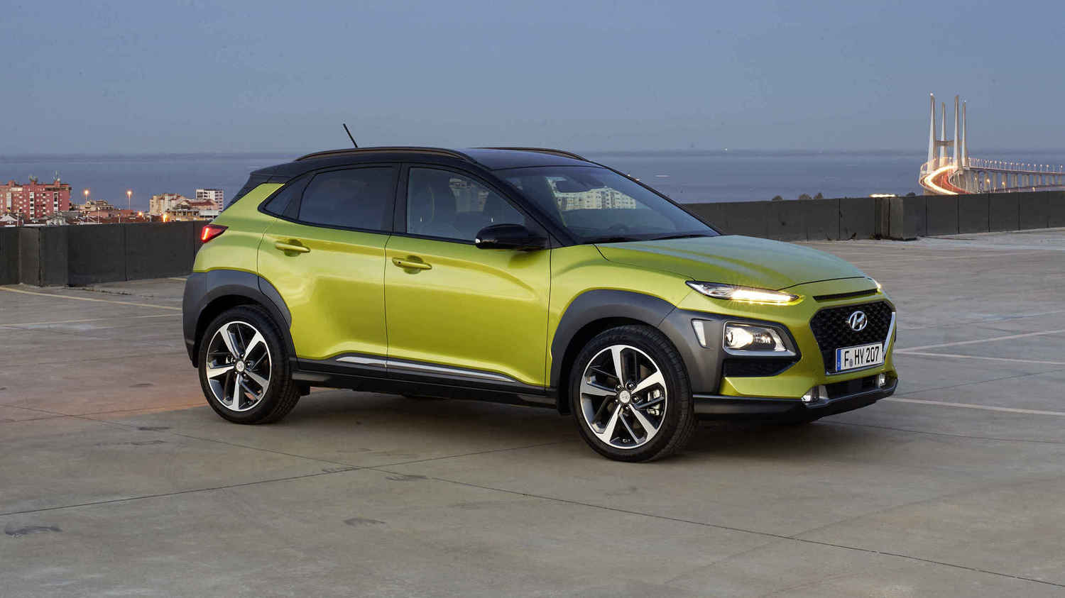 Hyundai Kona je crossoverem, který pohon obou náprav nabízí.