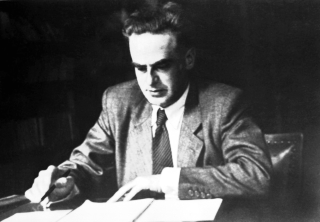 Rudolf Slánský ve své pracovně, 1951.