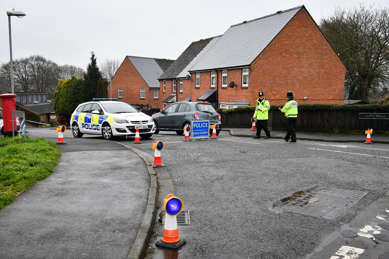 Britská policie hlídá dům Sergeje Skripala.