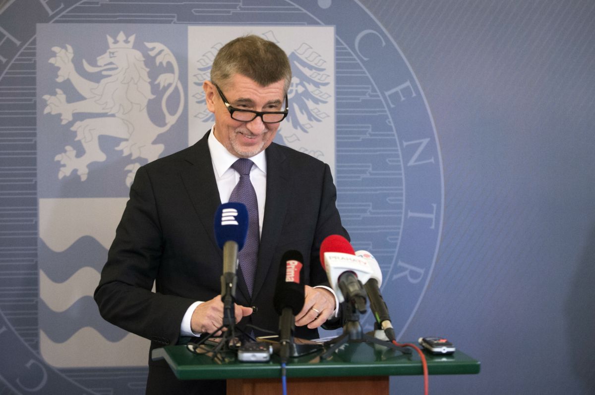 Politická agitka na univerzitě? Neobhajitelné.