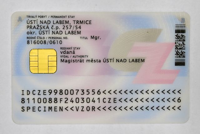 Vnitro začne od července vydávat jen občanky s čipem