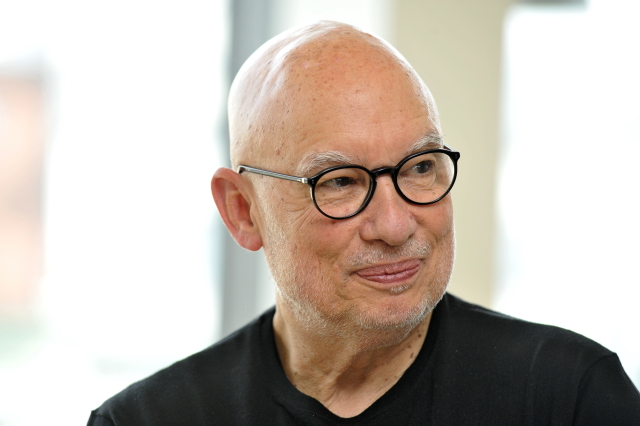 Dennis Russel Davies.