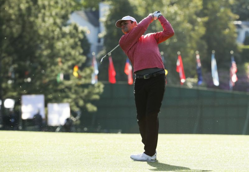 Hasič Matt Parziale hraje na slavném golfovém Masters. Hasič Matt Parziale hraje na slavném golfovém Masters.