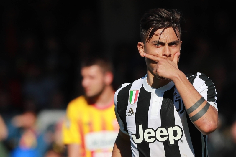 Paulo Dybala slaví jednu ze svých branek. 