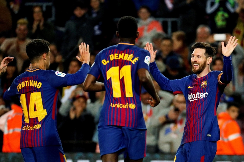 Lionel Messi se se spoluhráči raduje z vítězství nad Leganés. 