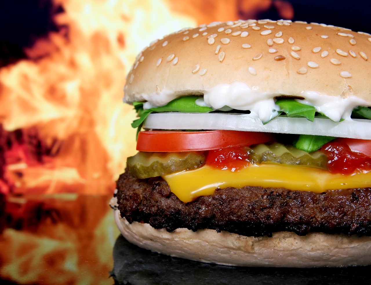 Burger (ilustrační foto). 