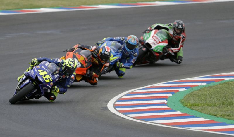 Marc Marquez si podle Valentina Rossiho počínal příliš agresivně.