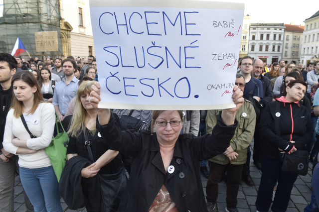 Momentka z demonstrace v Praze.