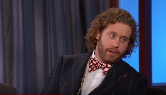 Herec T. J. Miller.