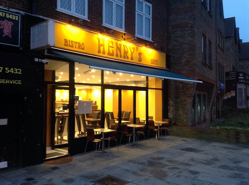 Henry's Bistro Café v Anglii.  