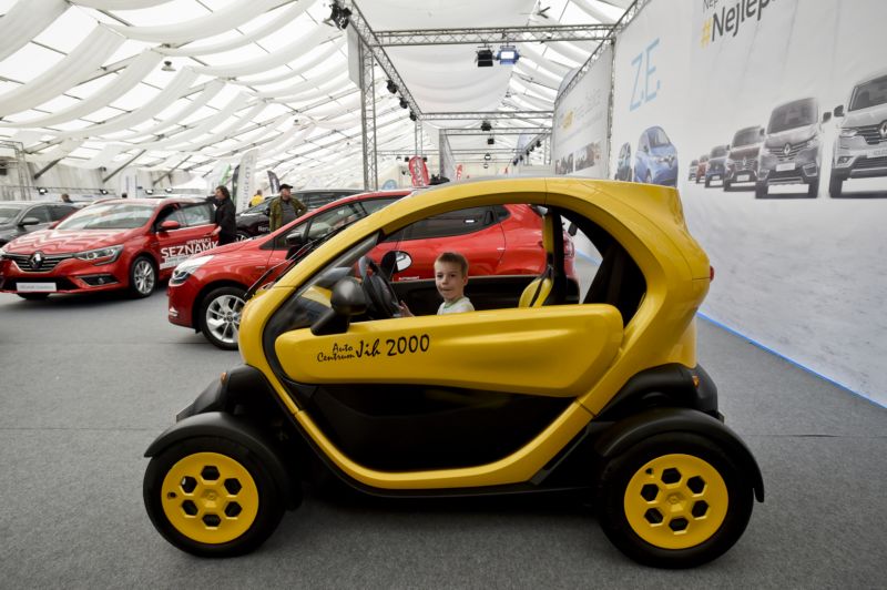 Na výstavě nechybí ani Renault Twizy, zástupce elektromobilů.