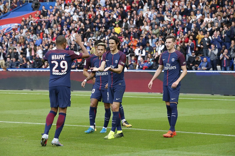 Francouzské PSG hrozí kvůli nedodržování finanční fair play velké problémy. Francouzské PSG hrozí kvůli nedodržování finanční fair play velké problémy.