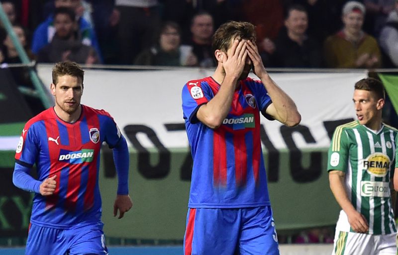 Fotbalisté Plzně po prohře s Bohemians. 