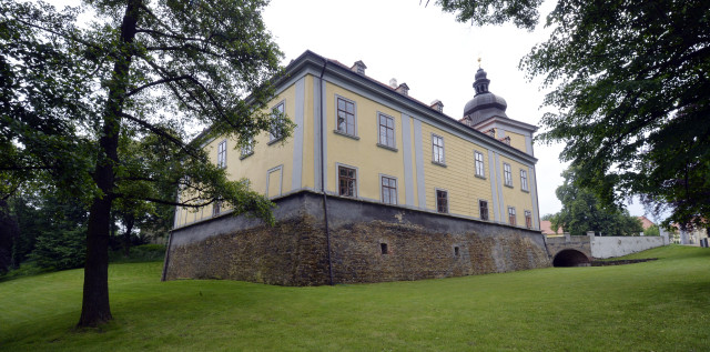 Zámek Ctěnice.