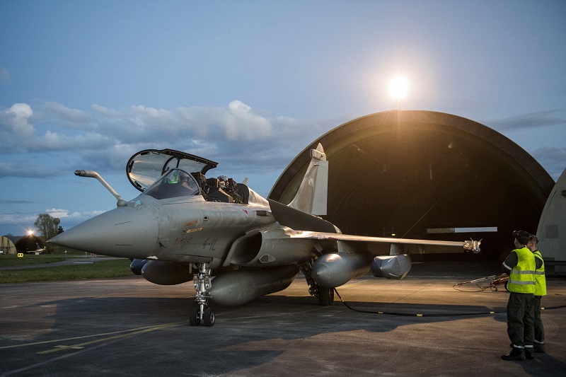 Příprava Dassaultu Rafale na útok. Příprava Dassaultu Rafale na útok.