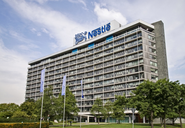Nestlé se nyní pod vedením nového generálního ředitele Marka Schneidera snaží zotavit. Nestlé se nyní pod vedením nového generálního ředitele Marka Schneidera snaží zotavit.