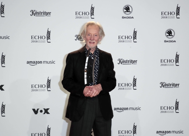 Německý hudebník a grafik Klaus Voormann. Německý hudebník a grafik Klaus Voormann.