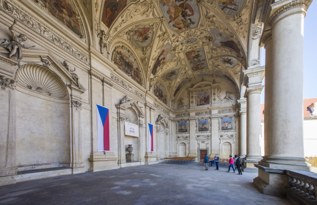 Senát Parlamentu České republiky - Valdštejnský palác v Praze na Malé Straně. Senát Parlamentu České republiky - Valdštejnský palác v Praze na Malé Straně.