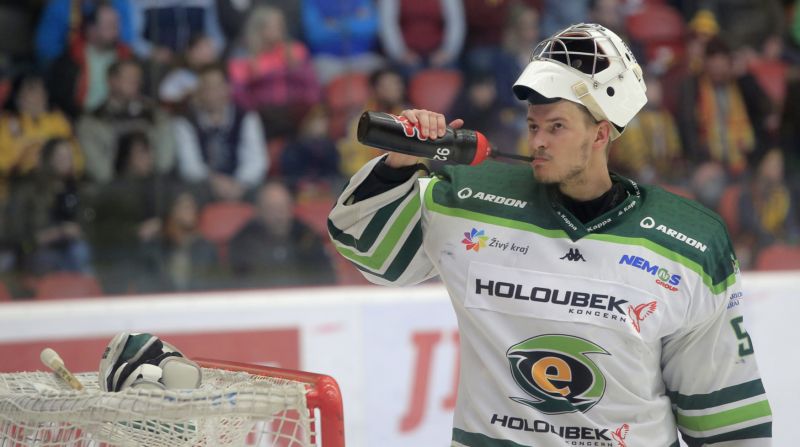 Tomáš Závorka chytá v baráži o extraligu skvěle.