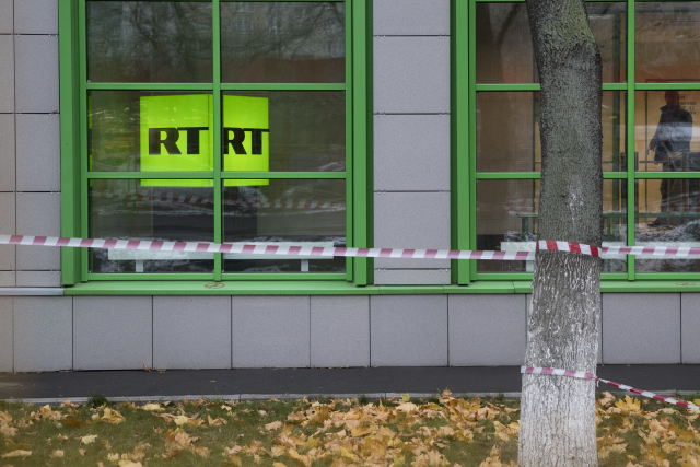 Ruská mezinárodní televize RT. 