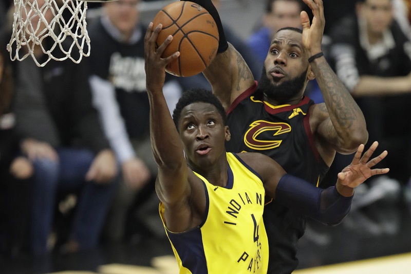 Hvězdný LeBron James dotáhl šestačtyřiceti body Cleveland k první výhře nad Indianou.