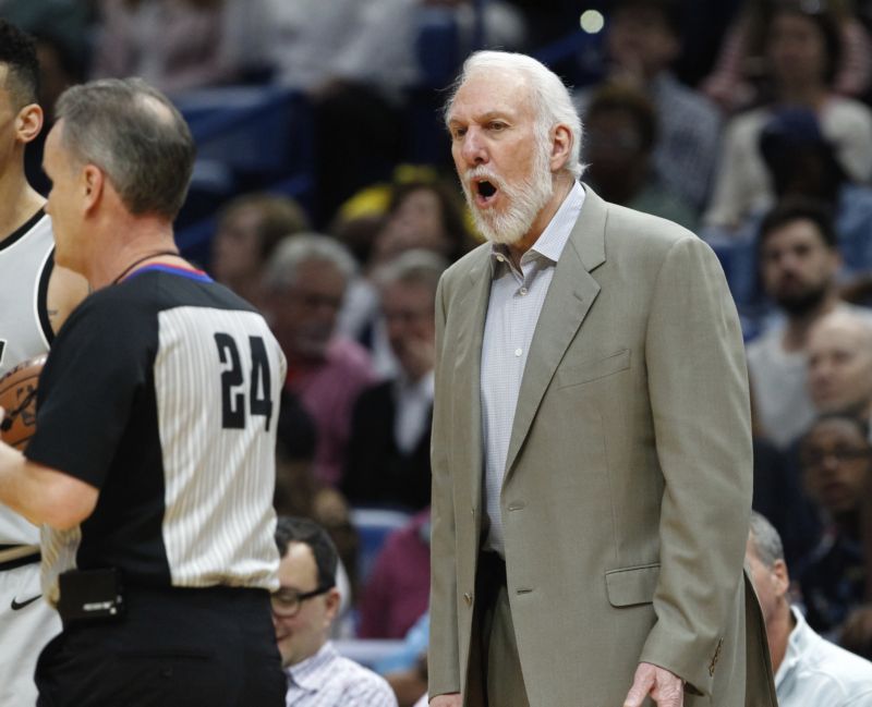 Gregg Popovich (vpravo). Gregg Popovich (vpravo).