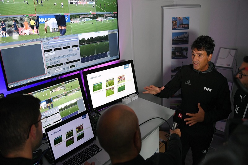 Šéf komise rozhodčích FIFA Massimo Busacca se vyjádřil k videu.