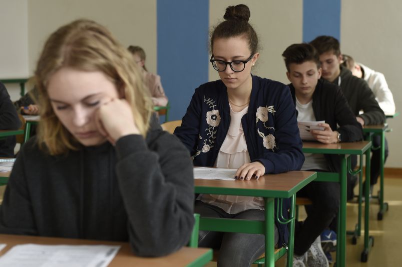 Jednotnými přijímačkami k horší vzdělanosti. Evropa "je jinde".
