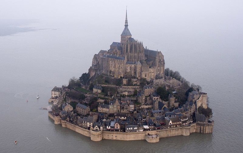 Mont-Saint-Michel.