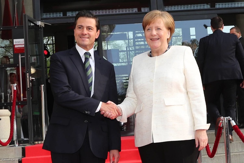 Mexický prezident Enrique Peňa Nieto a německá kancléřka Angela Merkelová.