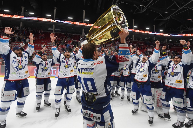 Martin Erat slaví druhý titul v řadě.