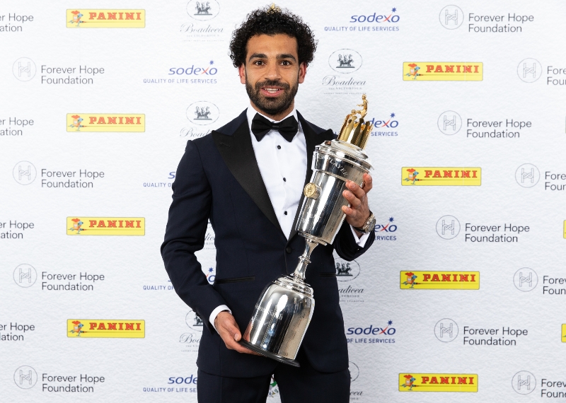 Mo Salah převzal tradiční cenu.