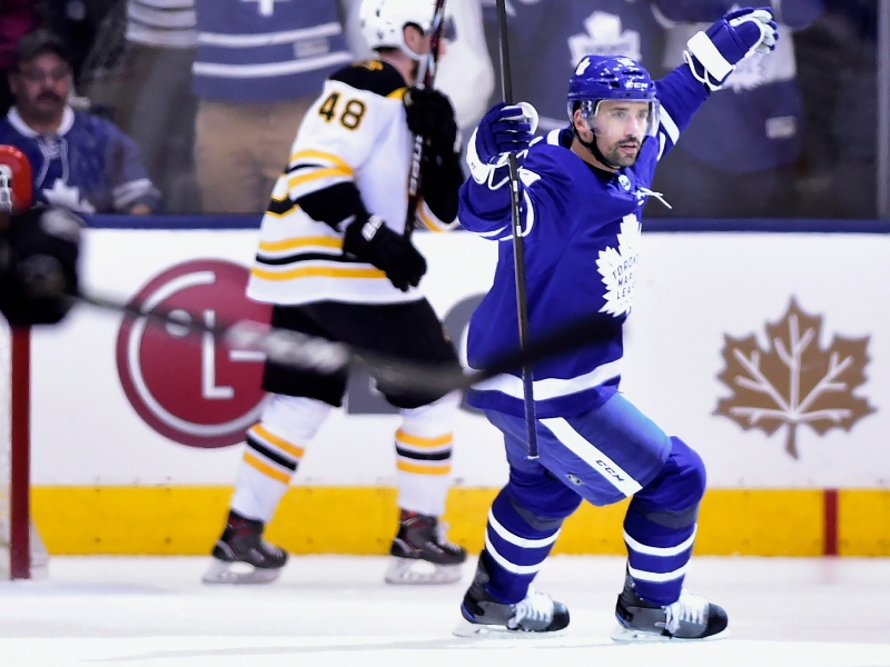 Tomáš Plekanec pečetil vítězství Toronta trefou do prázdné brány.